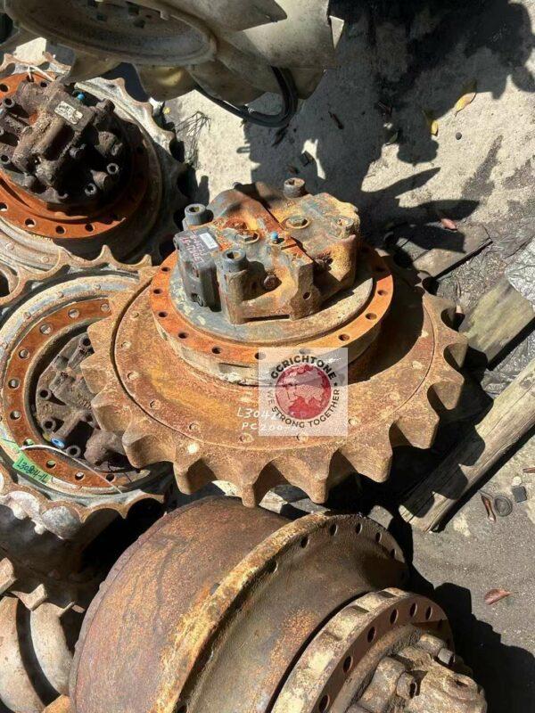 Конечная передача в сборе бортовая редуктор+гидромотор хода Komatsu 20Y-27-00501 20Y-27-00500 708-8F-00250 PC200-8 (1) Конечная передача в сборе бортовая редуктор+гидромотор хода Komatsu 20Y-27-00501 20Y-27-00500 708-8F-00250 PC200-8